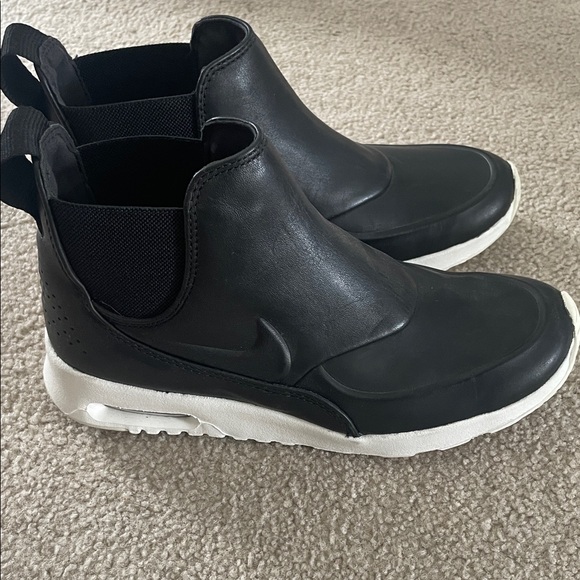 Nike Black Slip-On Shoes - Picture 4 of 4